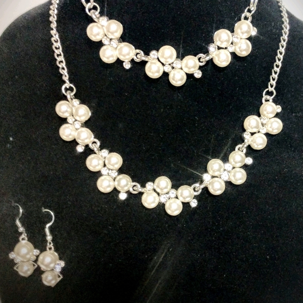 pearl and rhinestone  3 piece jewelry set